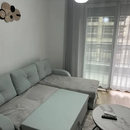 Apartment Bright & Roomy *