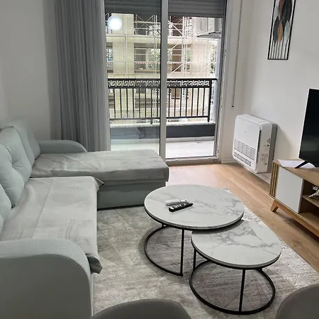 Bright & Roomy Apartment