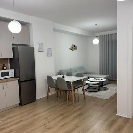 Bright & Roomy Apartment