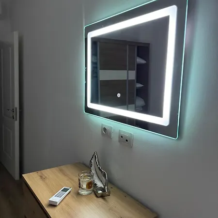Apartment Bright & Roomy Tirana