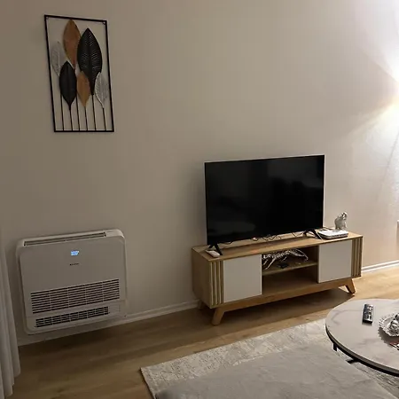 Apartment Bright & Roomy