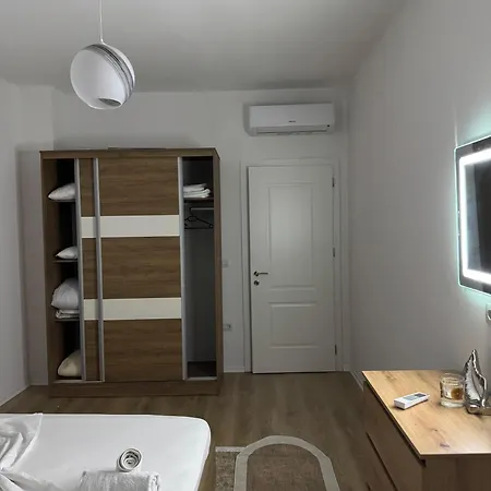 Apartment Bright & Roomy *